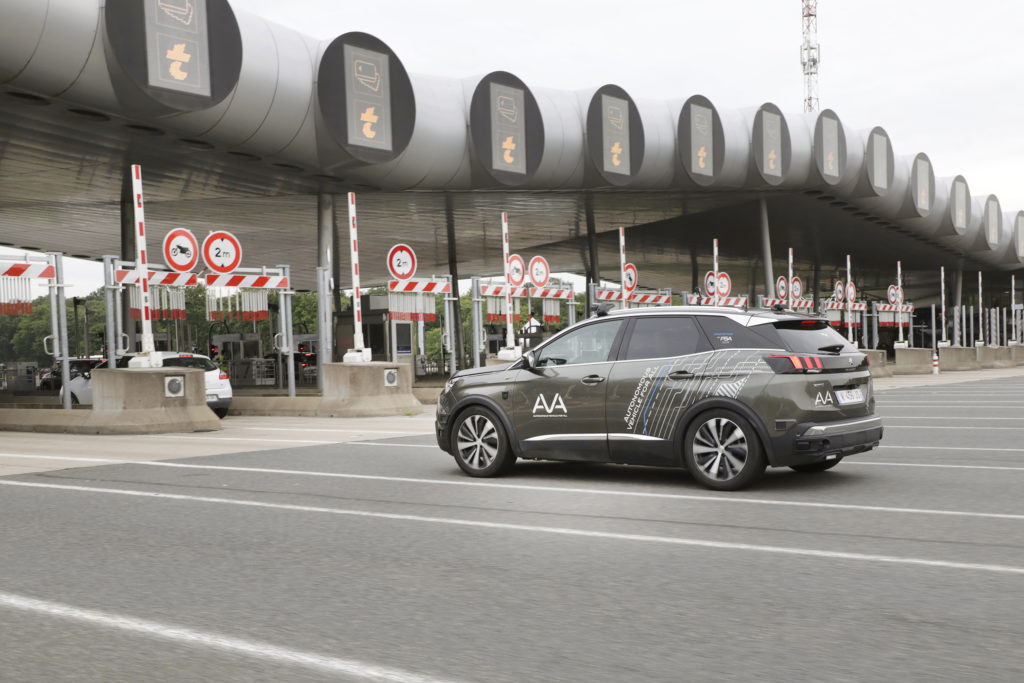 PSA and Vinci undertake autonomous testing on French motorways