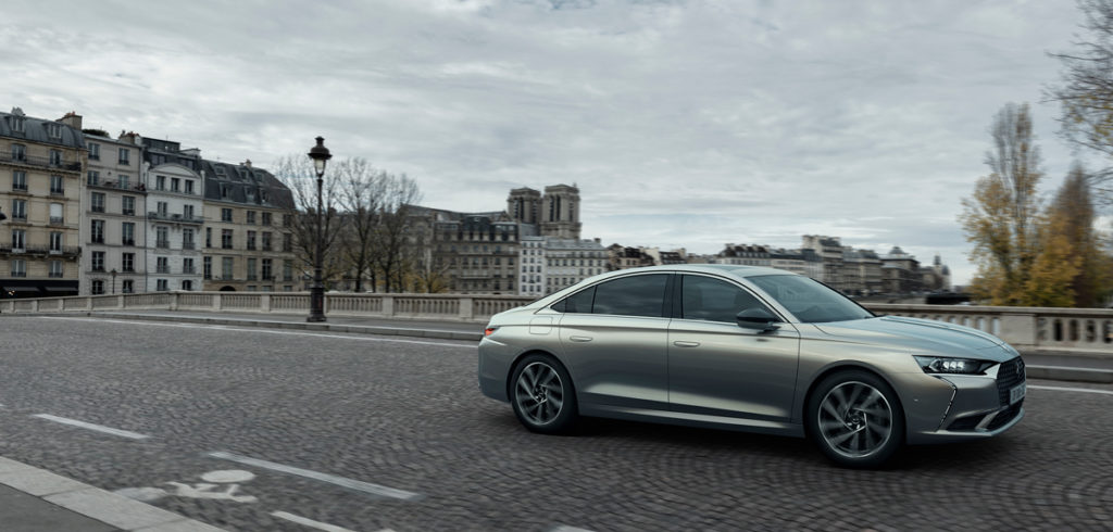 DS 9 combines elegance and technology