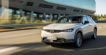 Japanese manufacturers to cooperate on vehicle communications standards