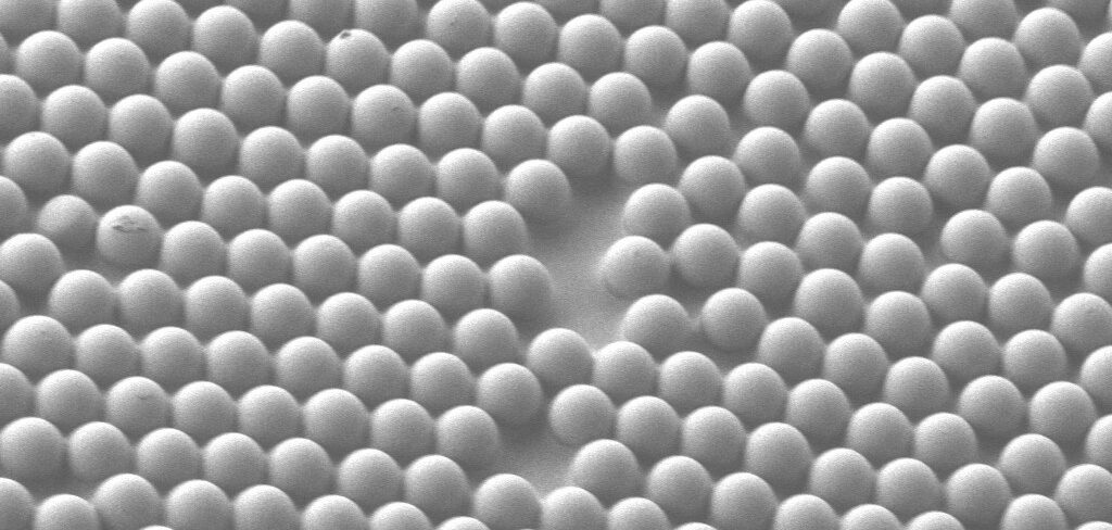 Microscale concave interfaces could aid AV road sign recognition