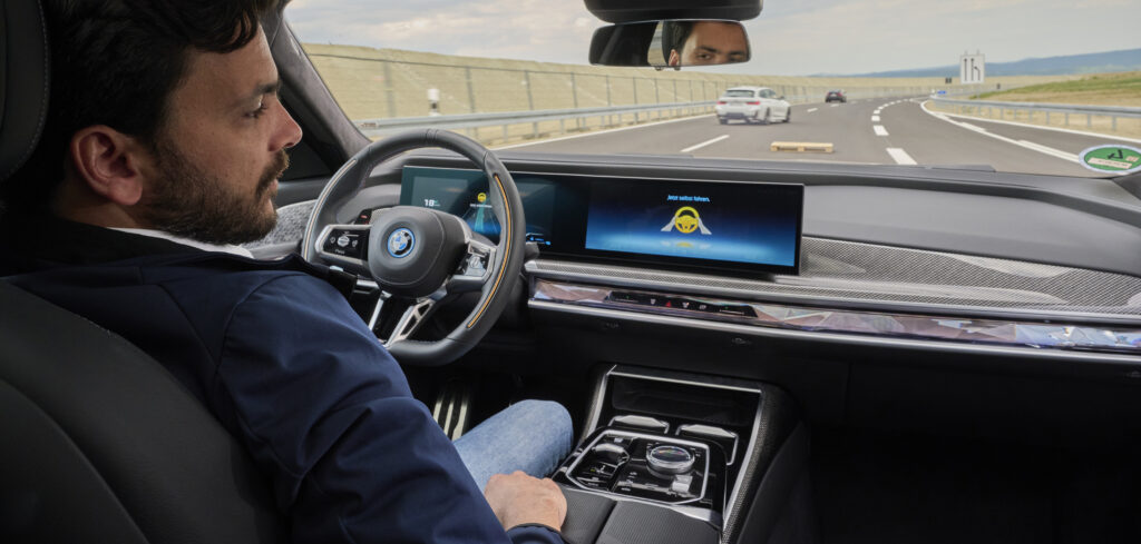 BMW 7 Series optimized with new hands-free function from next spring