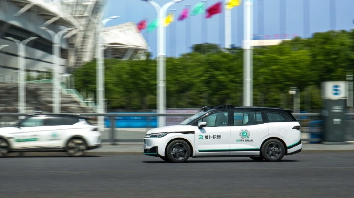 Baidu RT6 robotaxi begins driverless operations in China