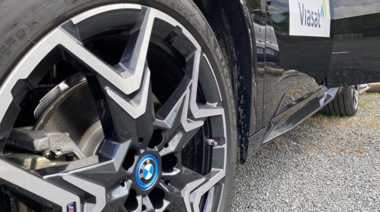 5GAA demonstrates world’s first satellite-connected vehicles 5GAA brings first satellite and 5G-V2X direct vehicle connectivity to Paris.