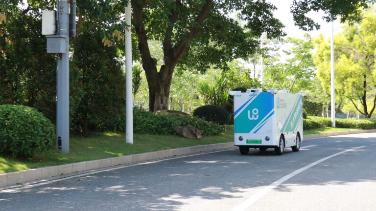 Guangzhou’s Huangpu district grants first driverless logistics test permit to WeRide.