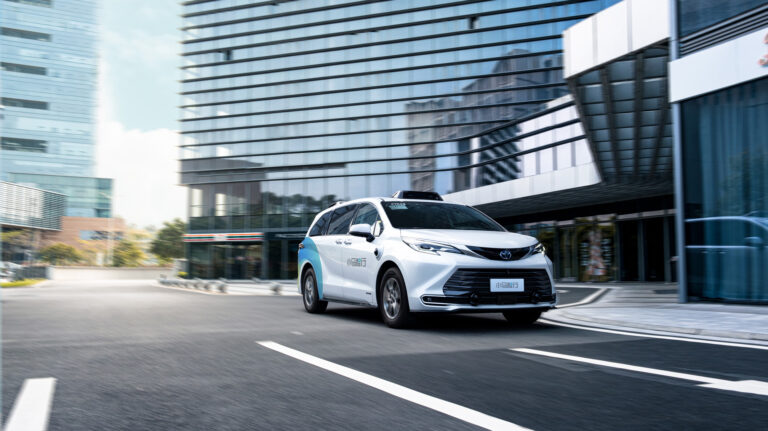 Pony.ai L4 domain controller surpasses two million kilometers of on-road testing A Pony.ai vehicle drives down an empty urban road