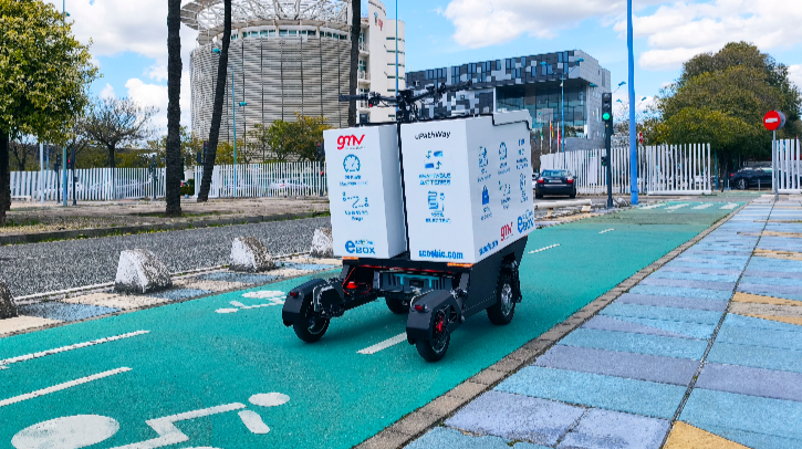 Autonomous last-mile delivery vehicle - Scoobic MED.