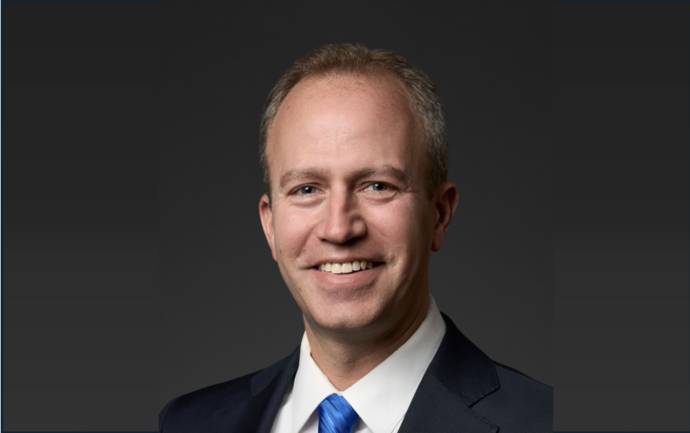 Profile photo of Adam Raviv, co-leader of Sidley’s Automotive and Mobility practice